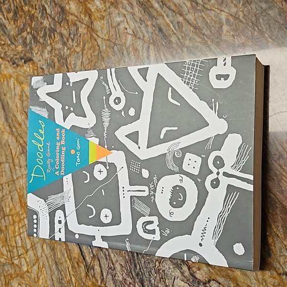 BOOK - Doodles Coloring Book - Picture 1 of 3